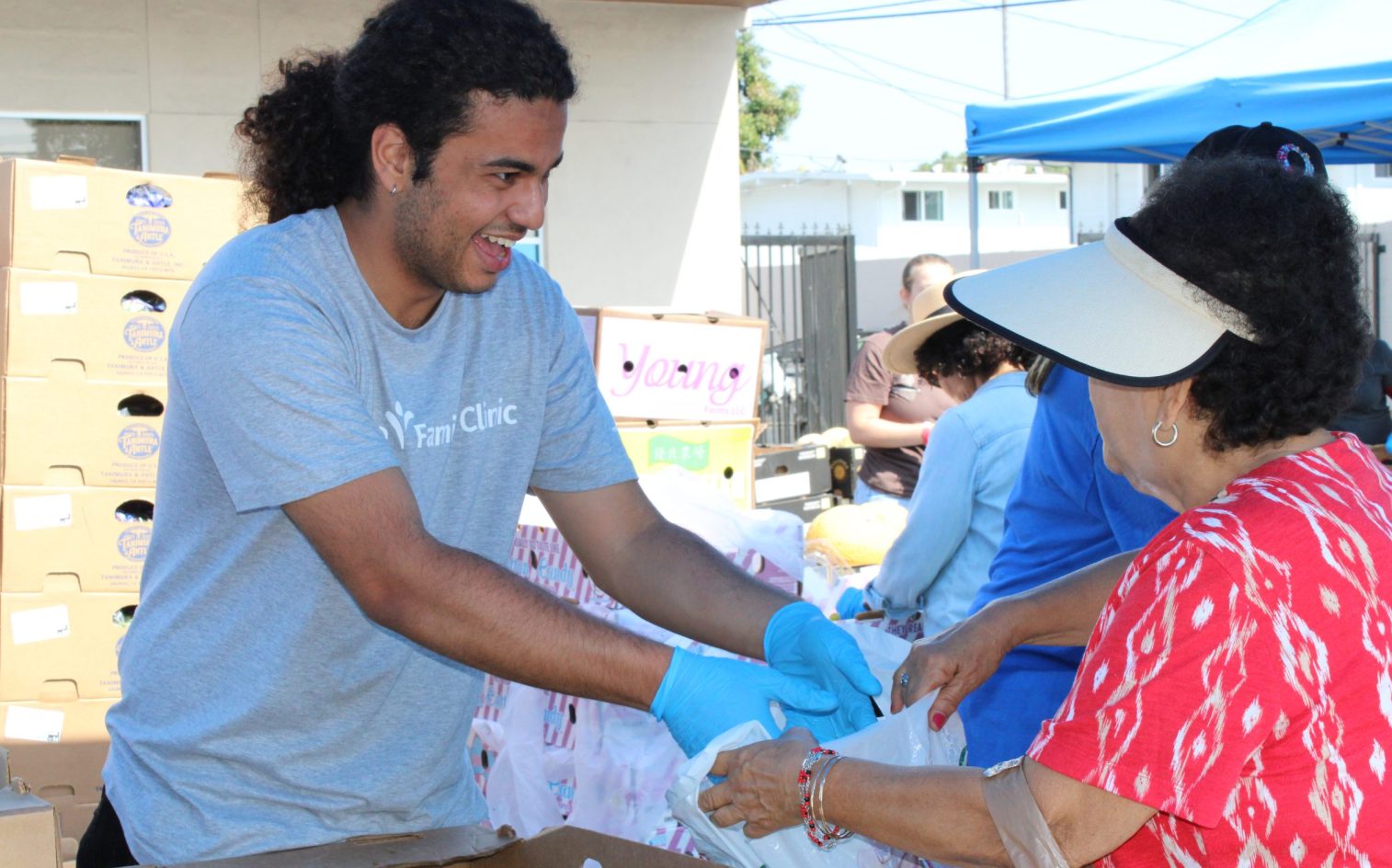 IL20250106192833-2024-08-07-NHCW-Free-Food-Market-Colen-w-Anthem_12-scaled-1514×944